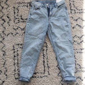 American Eagle Mom Jeans NWT